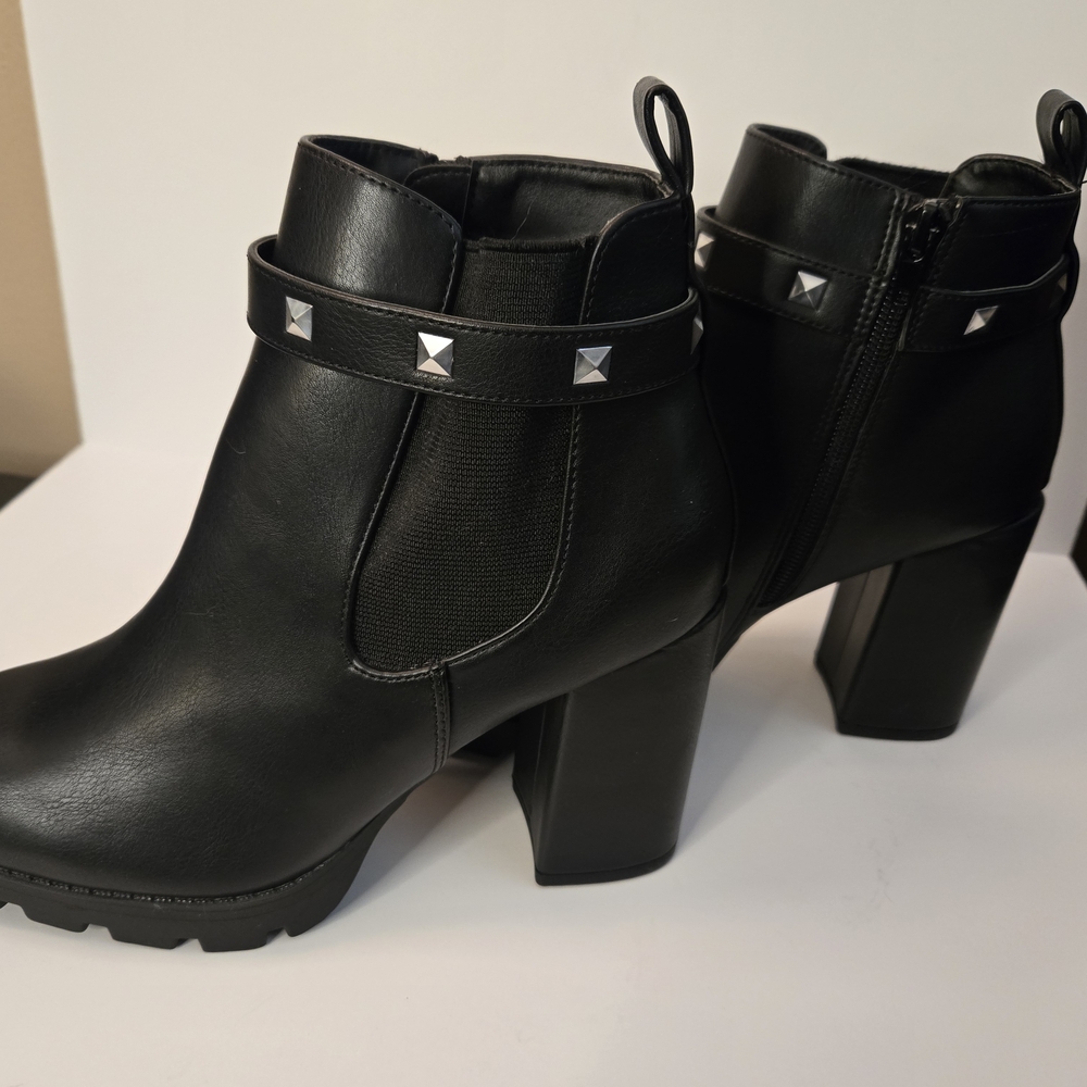 Madden Girl Black Platform Ankle Boots - Picture 2 of 7